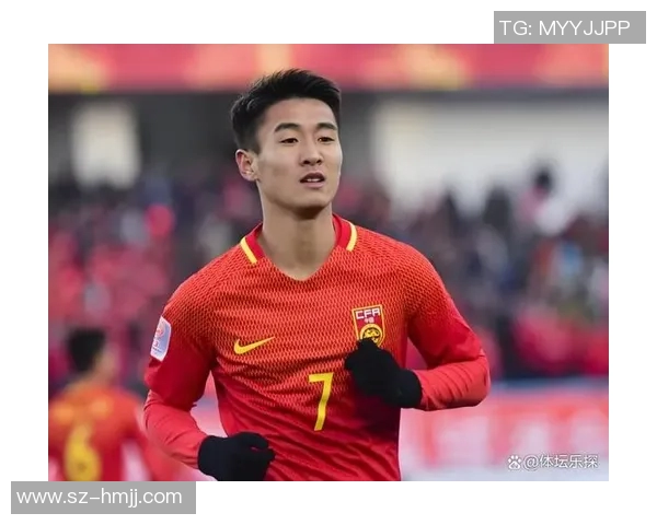 足球明星因涉嫌违法行为被警方拘留引发社会广泛关注与讨论